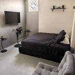 King\'S Apartments 402