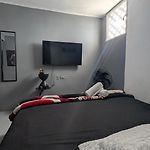 King\'S Apartments 402